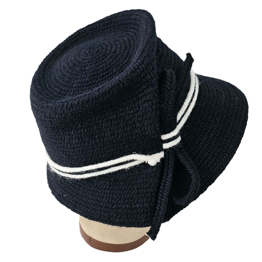 VTG 1950s Everitt asymetrical black white winter hat pleat chic